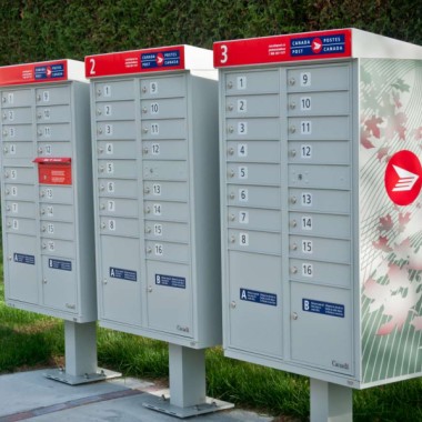 Avis important : Les boîtes postales du Marché Tradition sont déplacées à la gauche du stationnement de la salle du Pavillon au 27, rue des Loisirs
